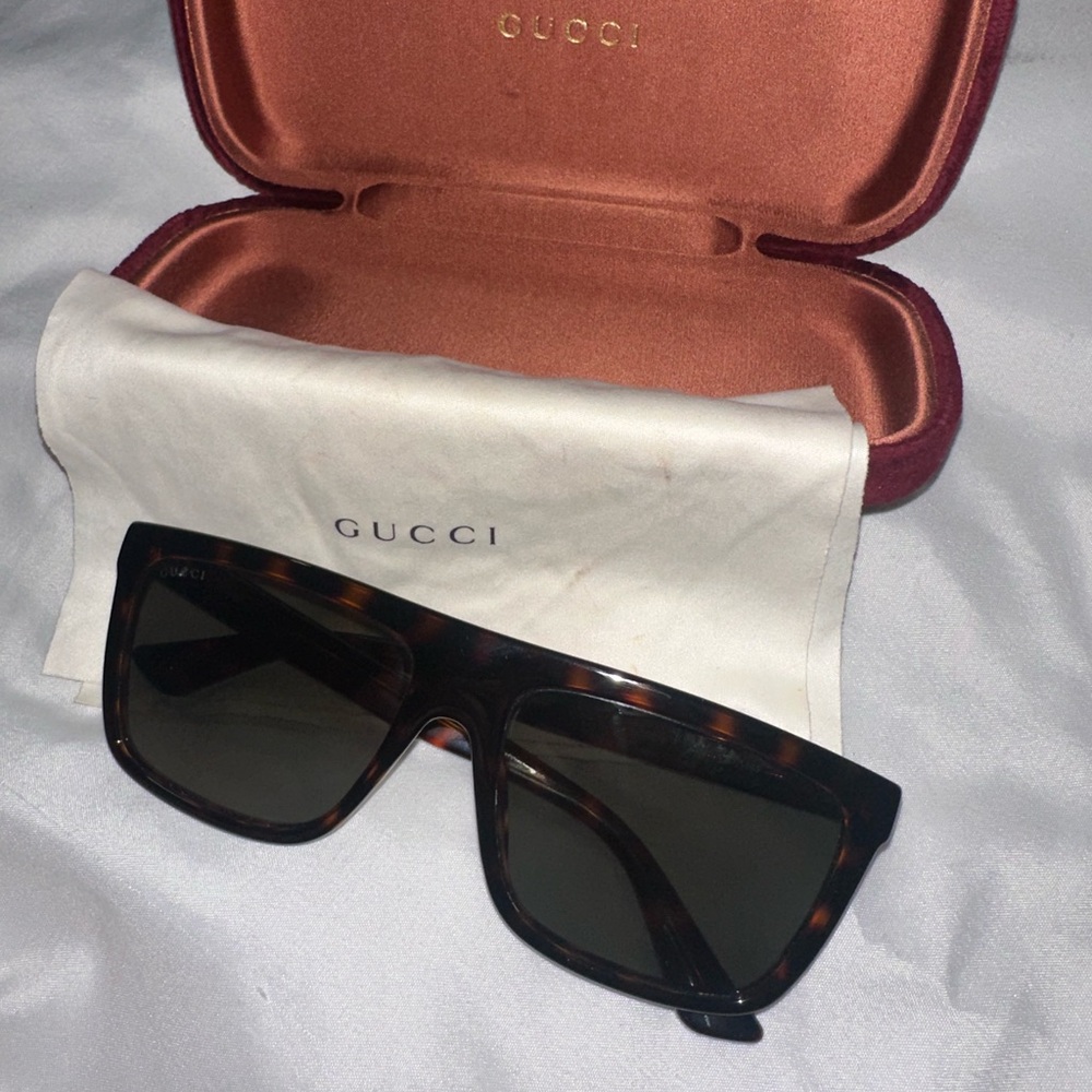 Gucci Tortoiseshell Frame Sunglasses
